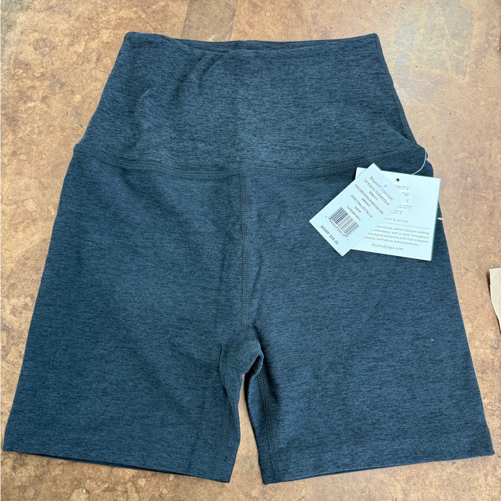Beyond yoga space dye High-Waisted black shorts